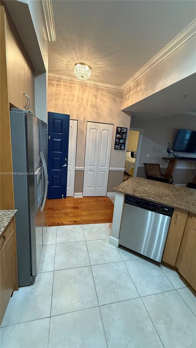 RADIUS CONDO - Residential