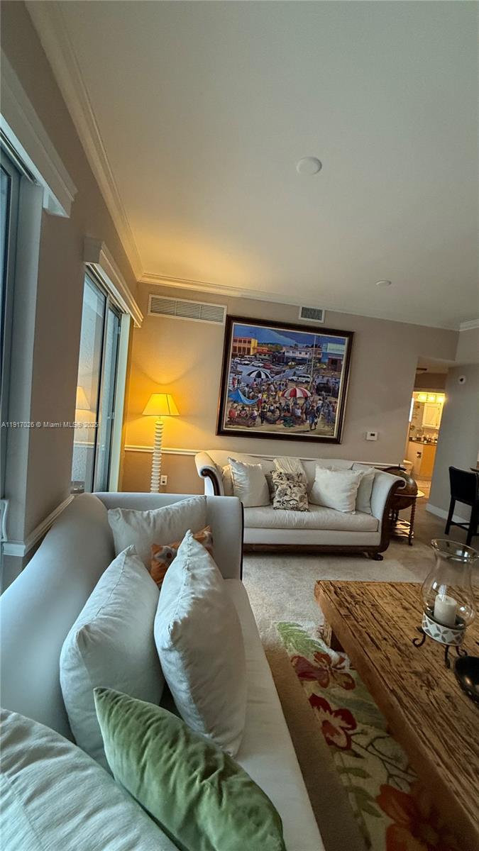 RADIUS CONDO - Residential