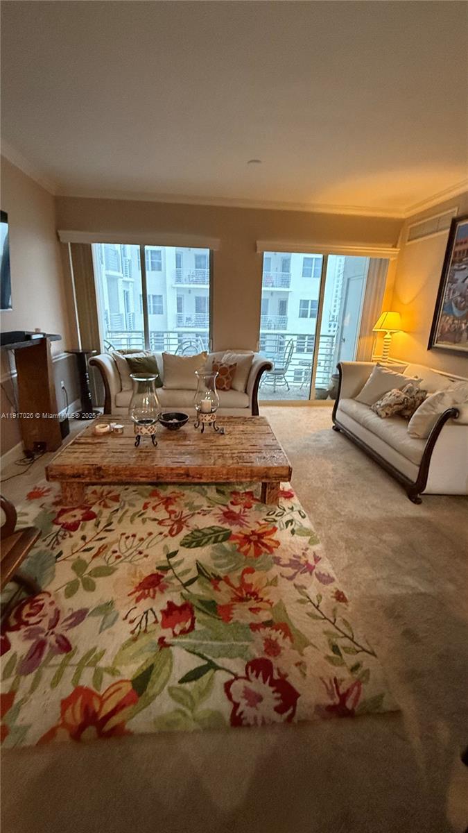 RADIUS CONDO - Residential