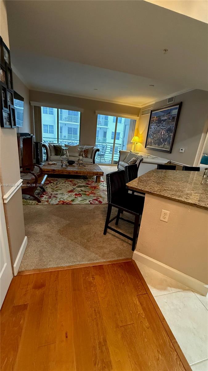 RADIUS CONDO - Residential