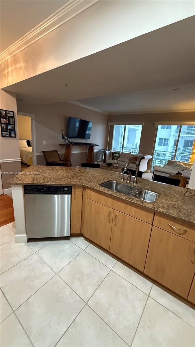 RADIUS CONDO - Residential