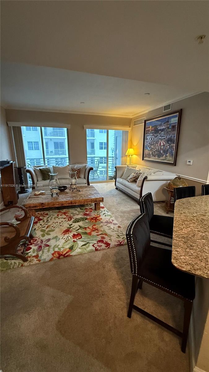 RADIUS CONDO - Residential