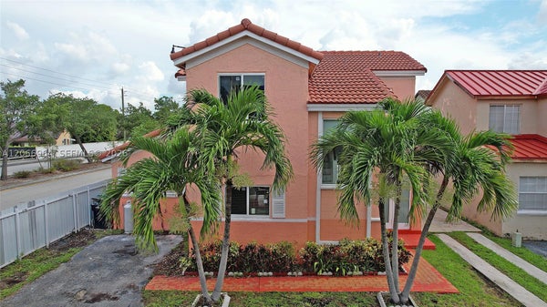 12693 NW 8TH TER, MIAMI, FL 33182 - Image dccc6ed962c56d3b0a67794bf145b831/3252970537
