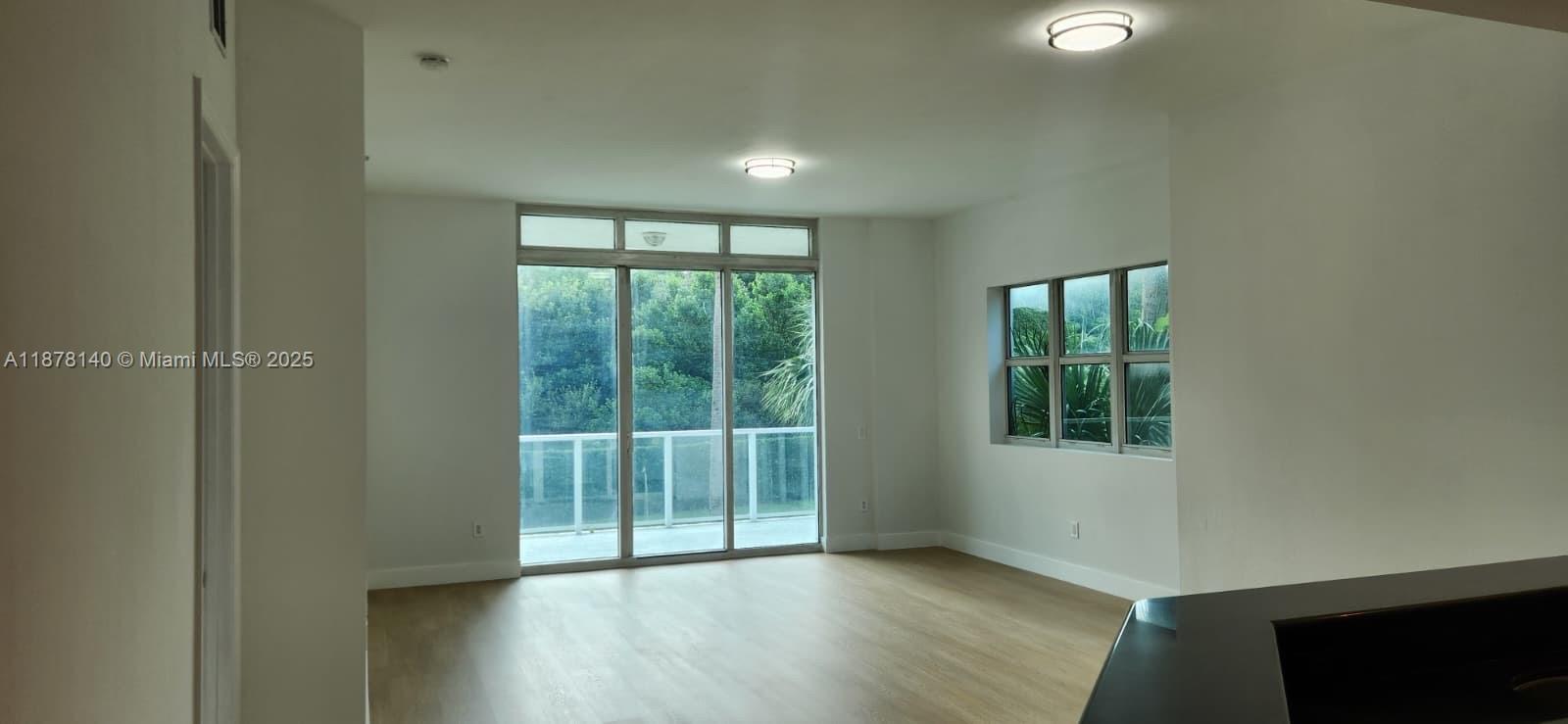 THE OAKS I CONDO - Residential