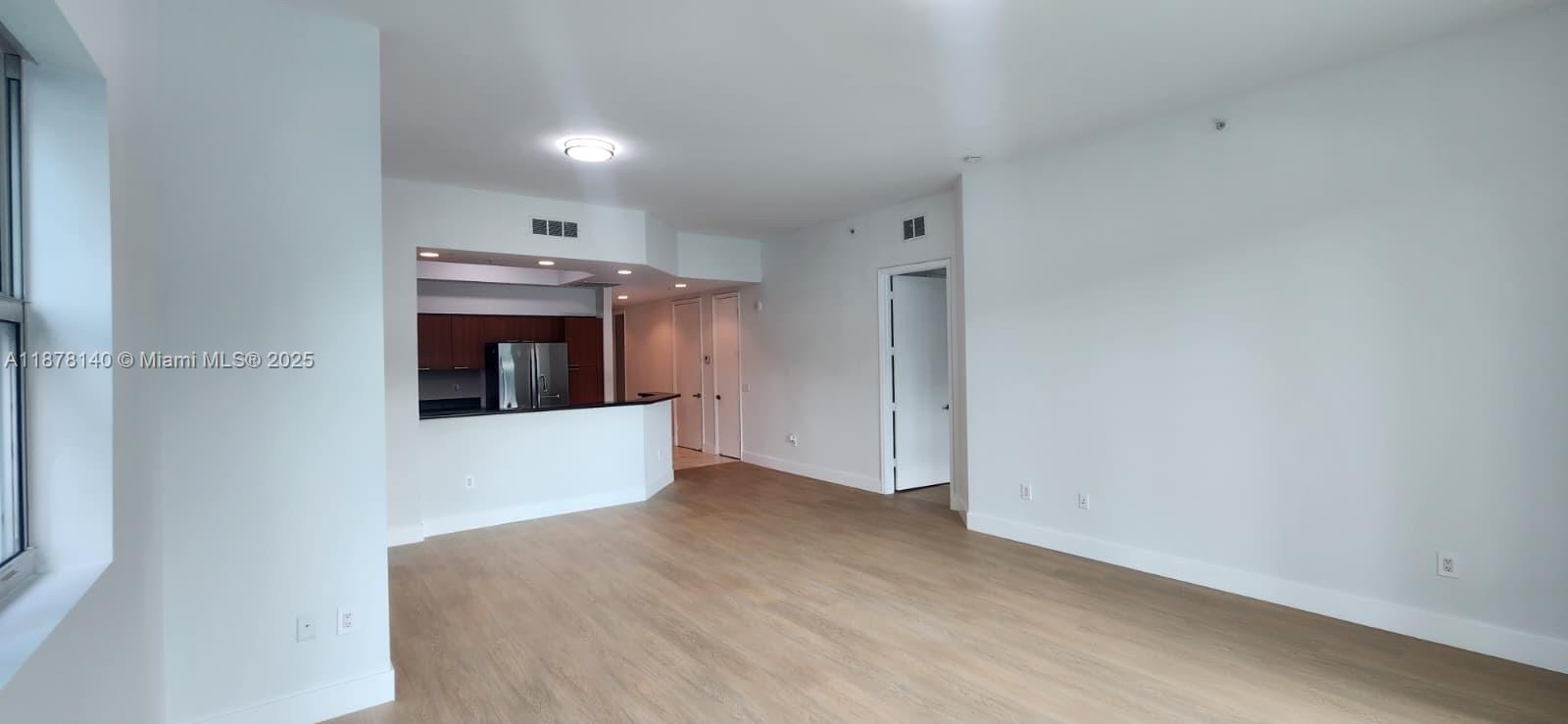 THE OAKS I CONDO - Residential