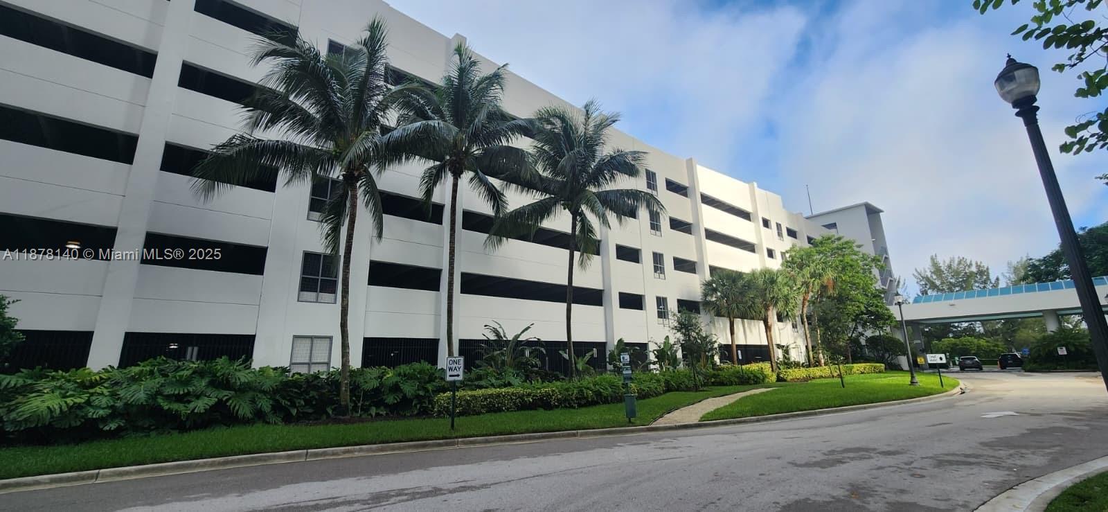 THE OAKS I CONDO - Residential