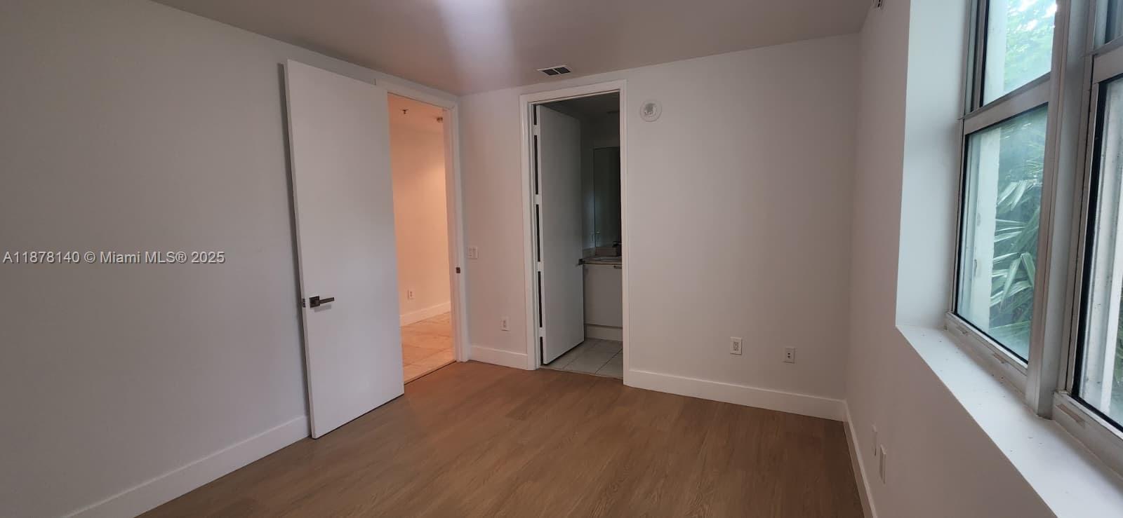 THE OAKS I CONDO - Residential