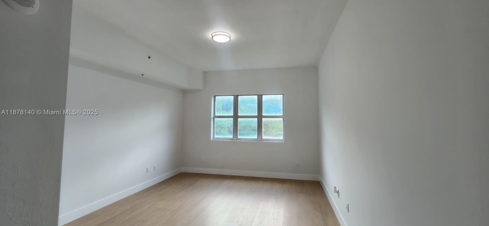 THE OAKS I CONDO - Residential