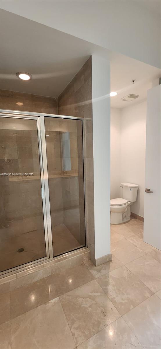 THE OAKS I CONDO - Residential