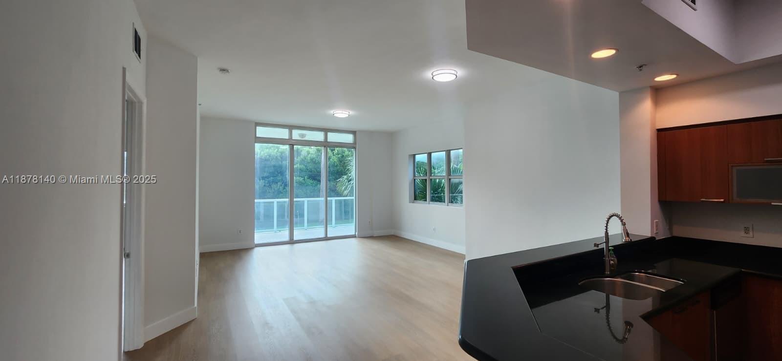 THE OAKS I CONDO - Residential