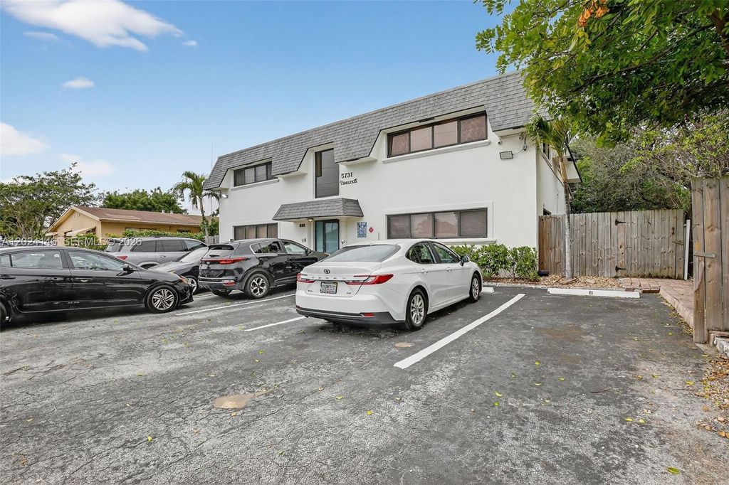 Photo of 5731 NE 18th Ave #6, Fort Lauderdale, FL 33334 (MLS # A12024146)