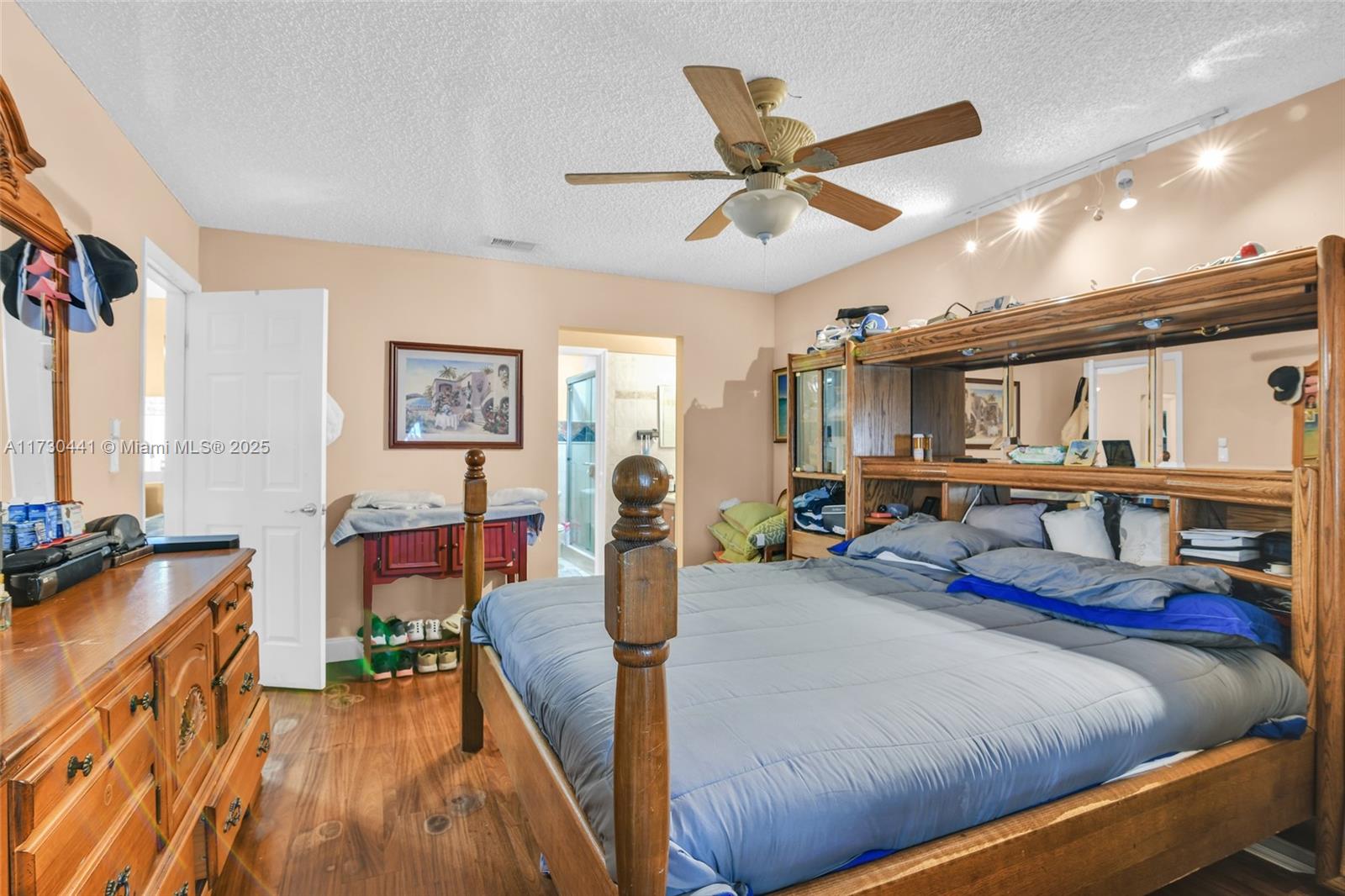 EDGEWATER PARK - Residential