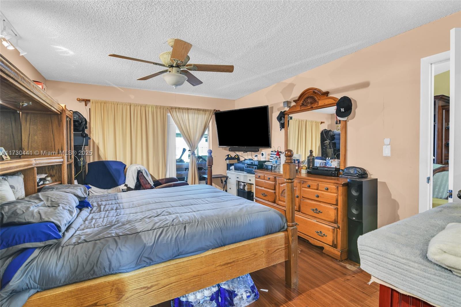 EDGEWATER PARK - Residential