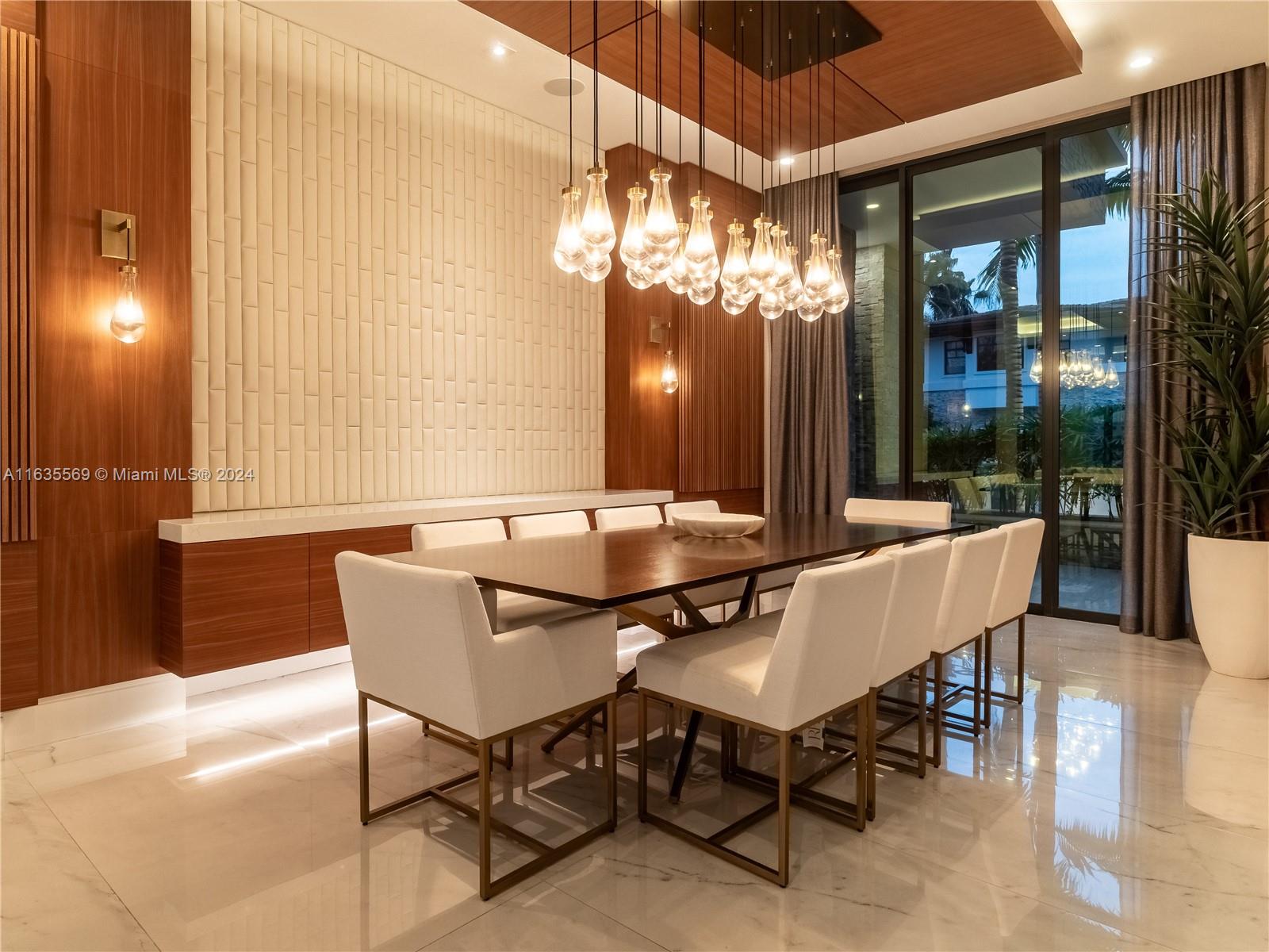 CORAL ISLES - Residential