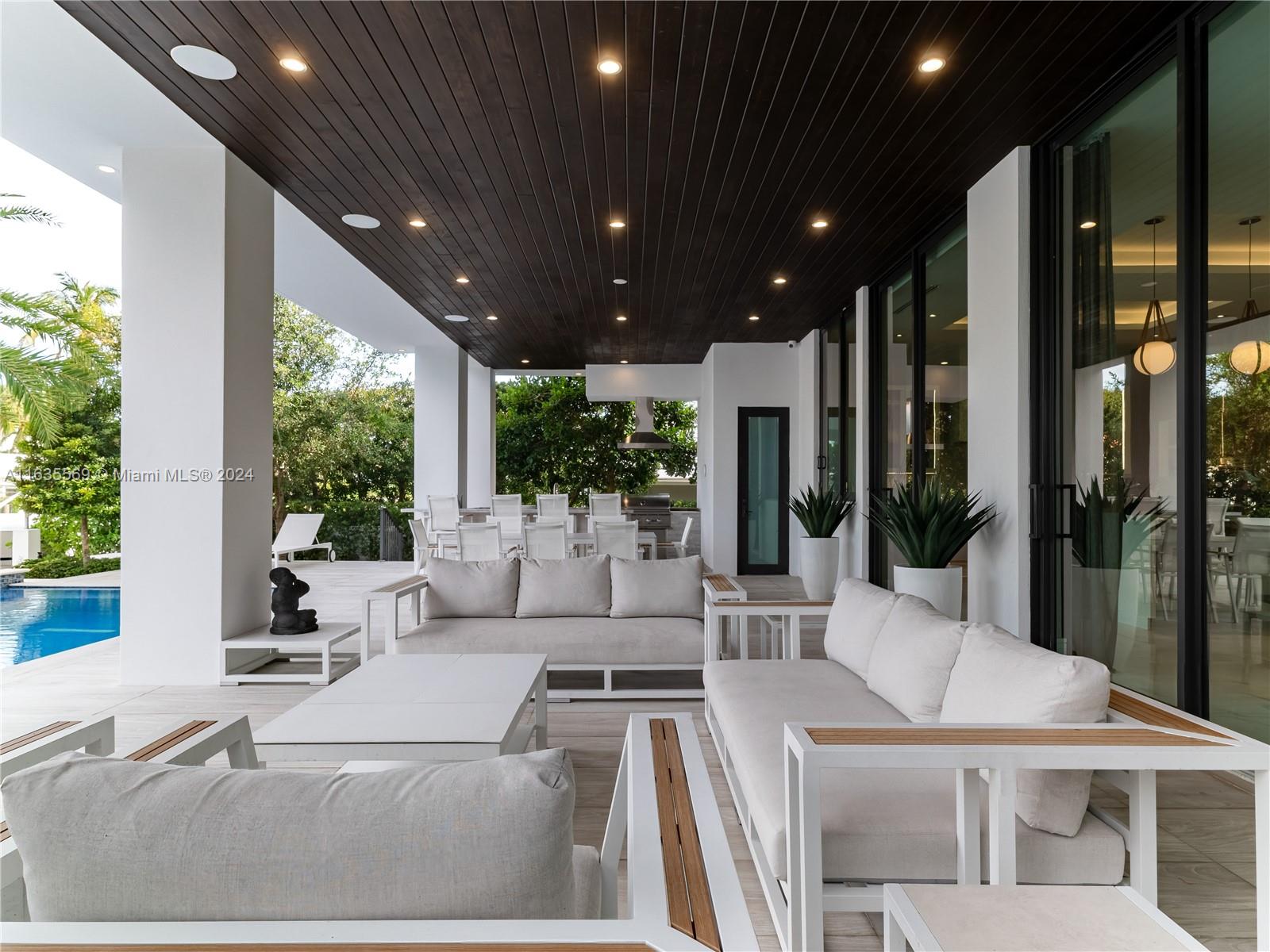 CORAL ISLES - Residential