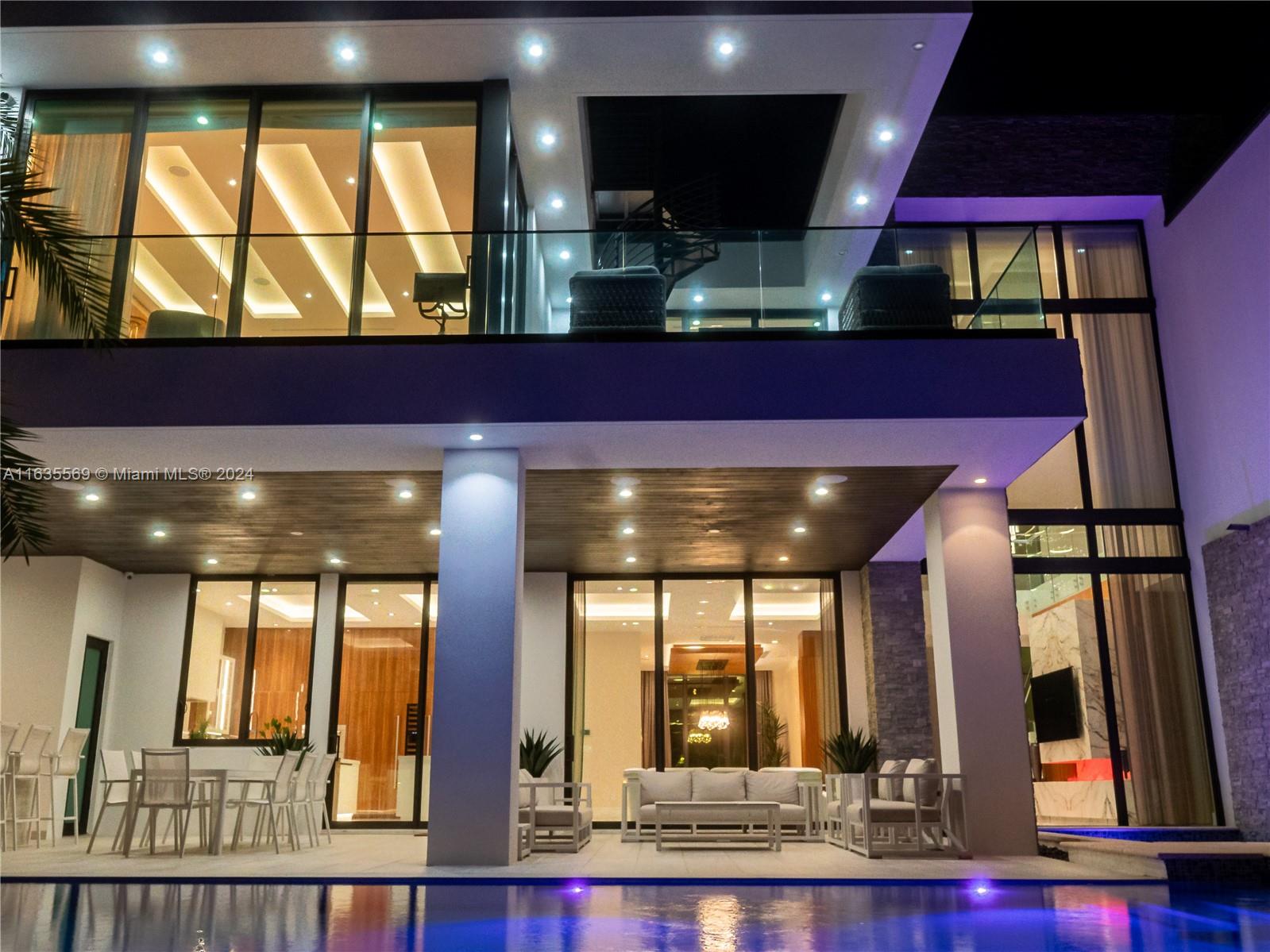 CORAL ISLES - Residential