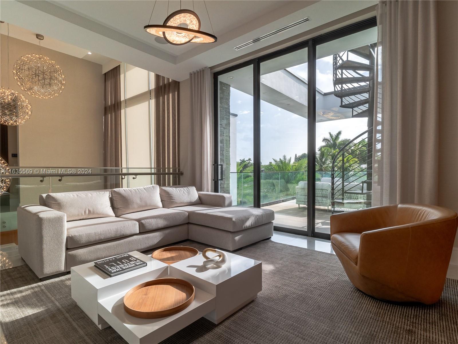 CORAL ISLES - Residential