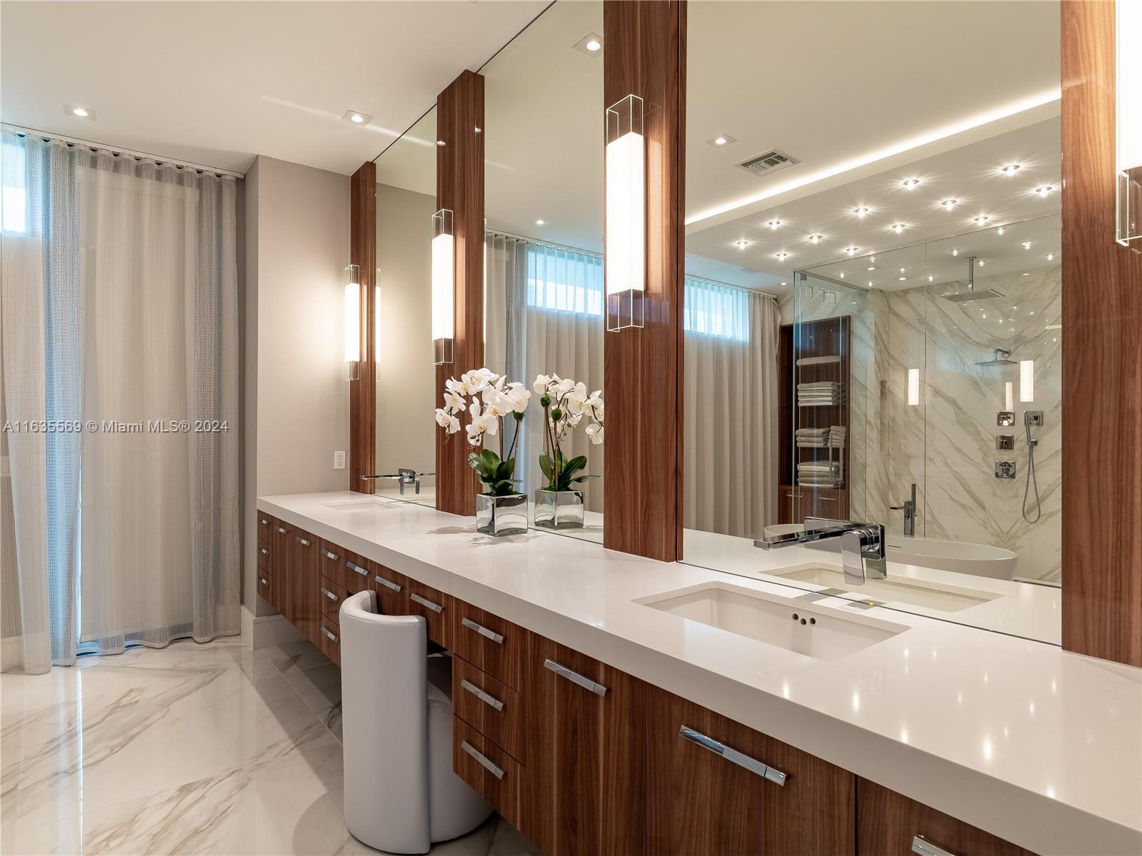 CORAL ISLES - Residential