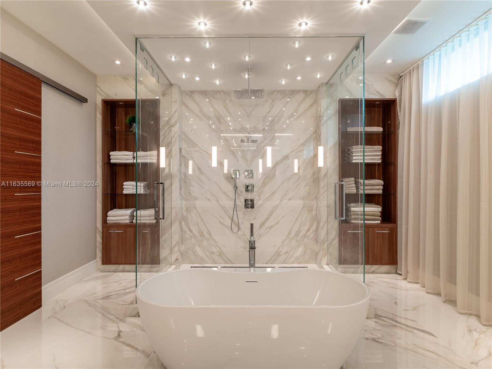 CORAL ISLES - Residential