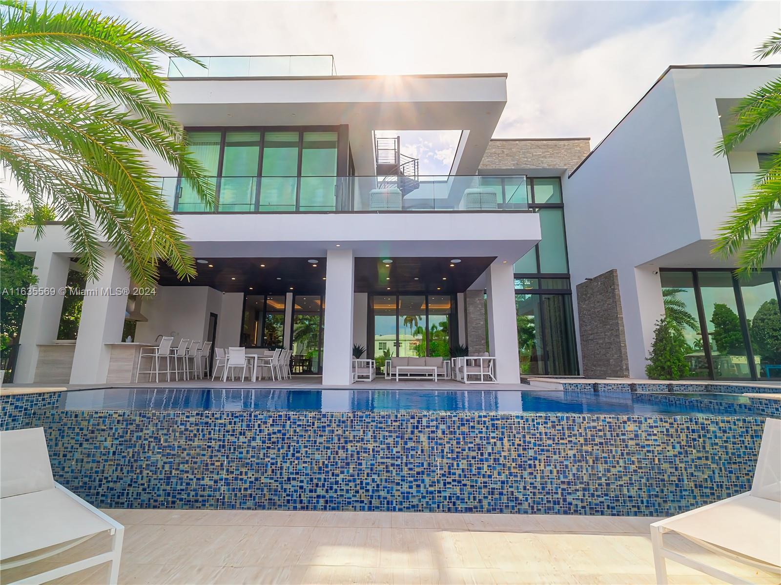 CORAL ISLES - Residential