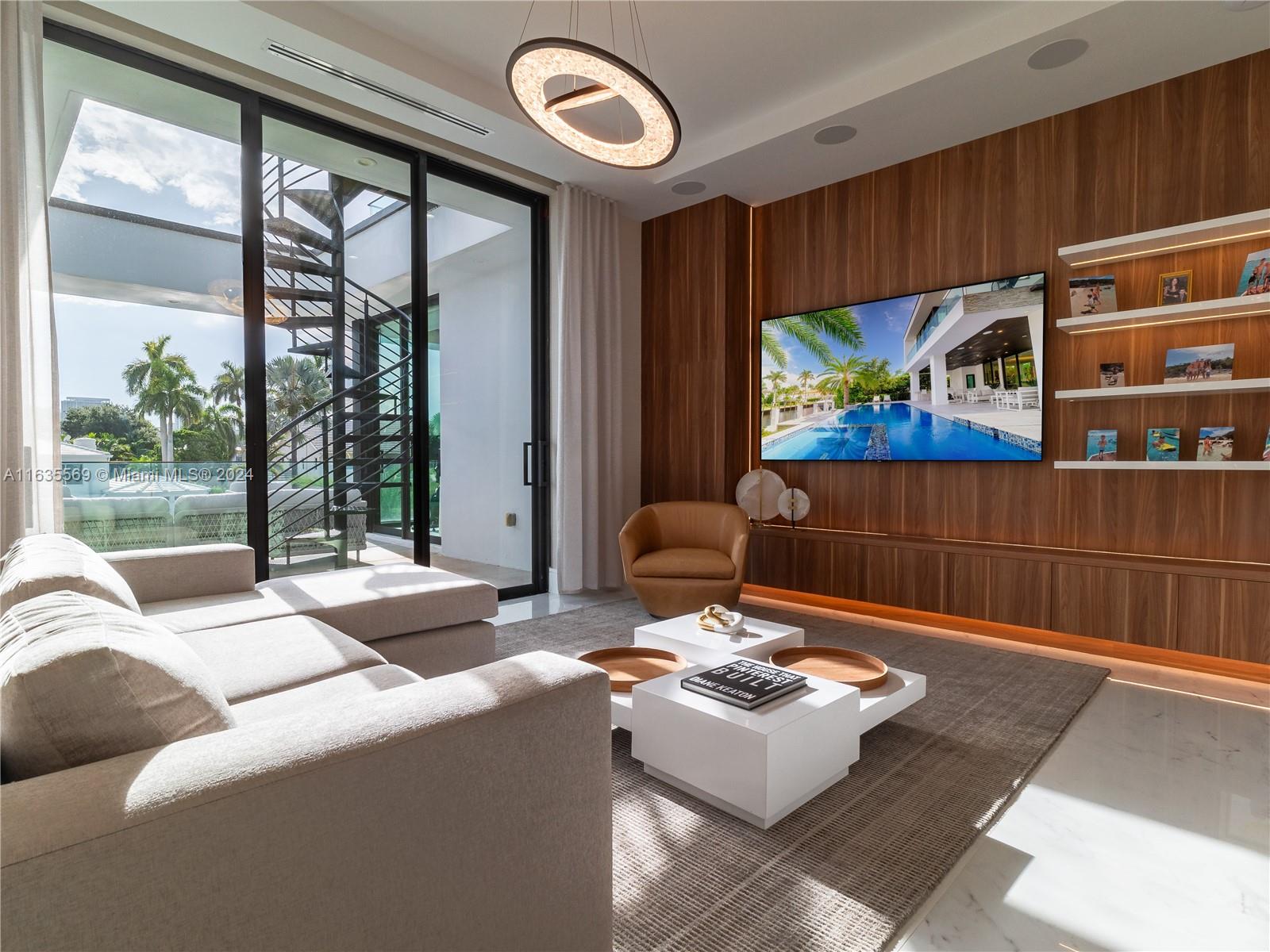 CORAL ISLES - Residential