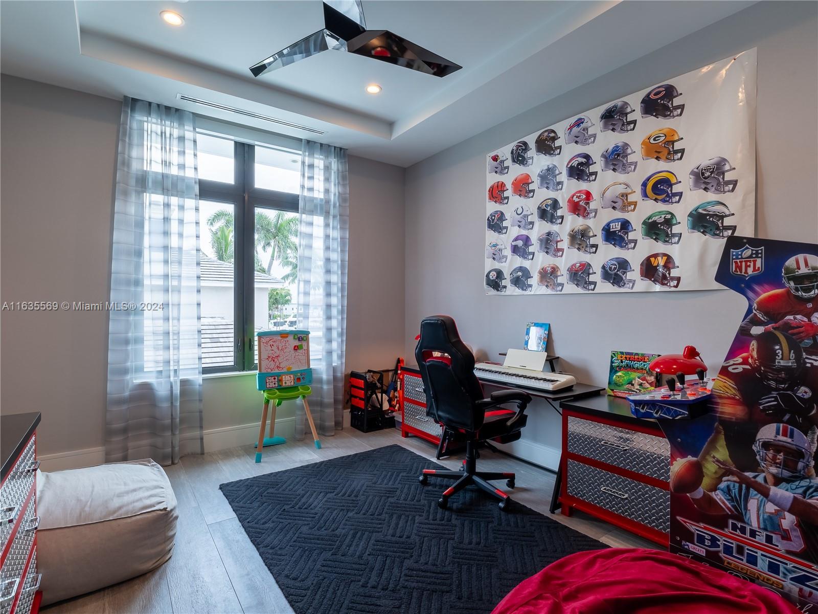 CORAL ISLES - Residential