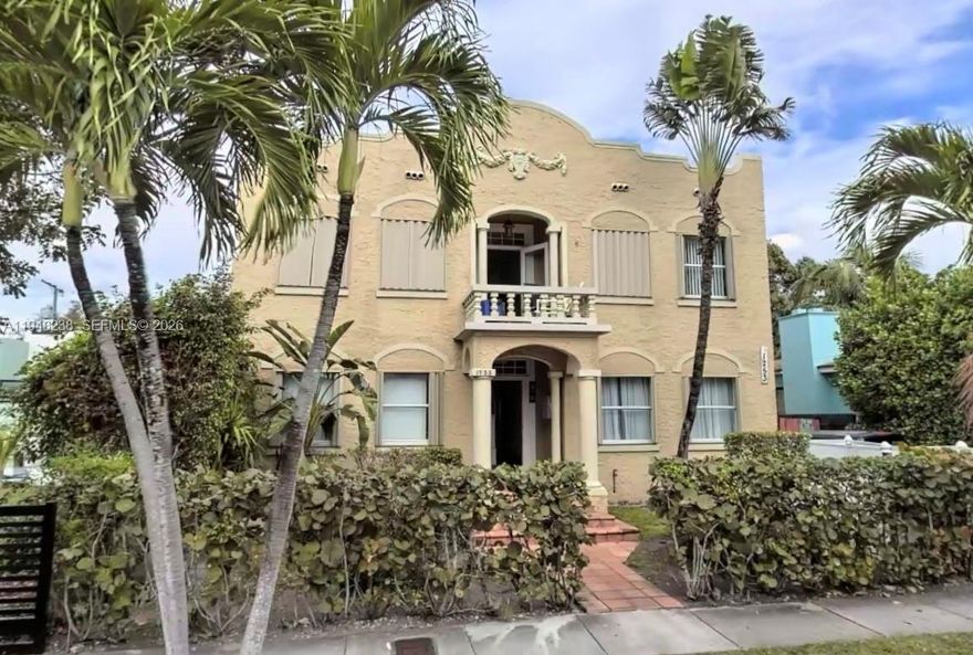 Beautiful turnkey 1-bedroom, 1-bath condo with a den, located in the historic and highly sought-after Shenandoah neighborhood. Just minutes from Brickell, Coral Gables, Downtown, and Miami Beach, this centrally located unit offers both convenience and lifestyle.

Features include freshly painted interiors, stainless steel appliances, and an in-unit washer and dryer. Ideal as a primary residence or an income-producing property with Airbnb potential (buyer to verify ).

Call today to schedule your private showing.