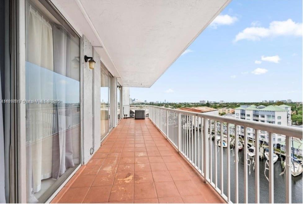 ISLA DEL MAR CONDO - Residential