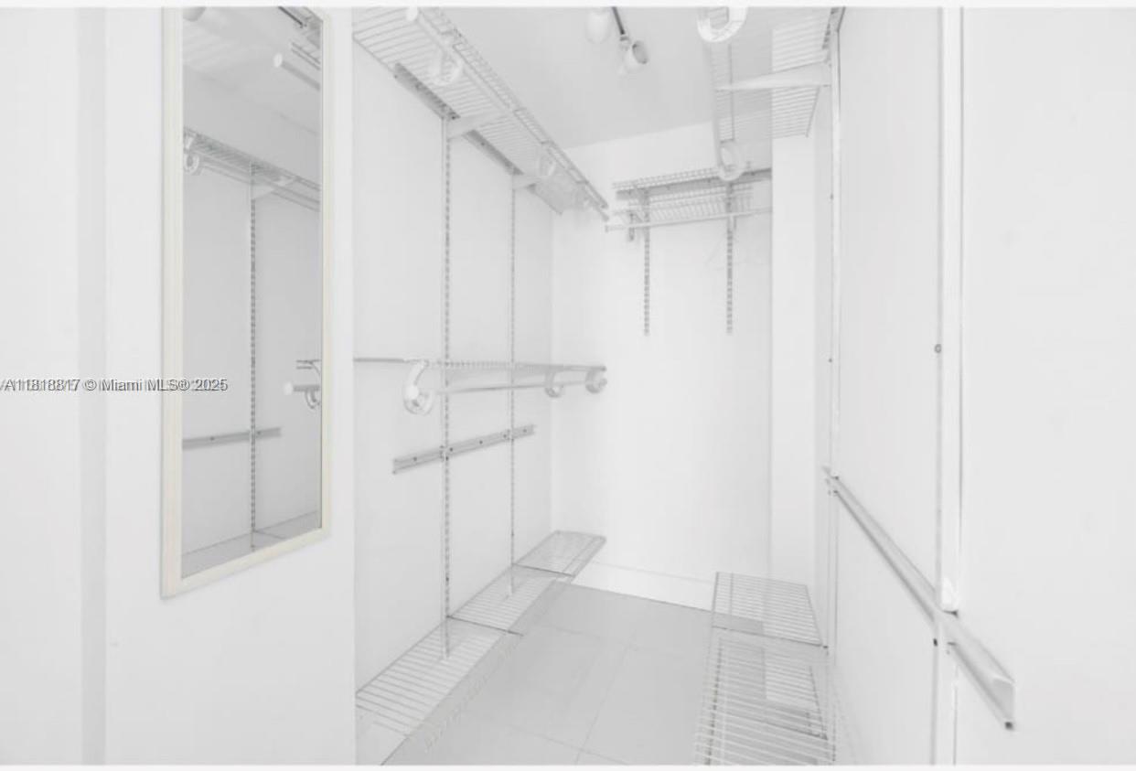 ISLA DEL MAR CONDO - Residential