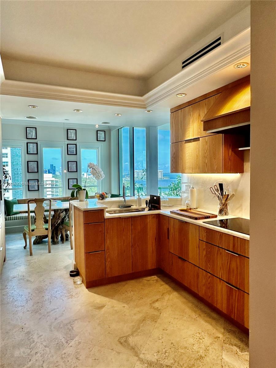 GROVE HILL TOWER CONDO - Residential Lease