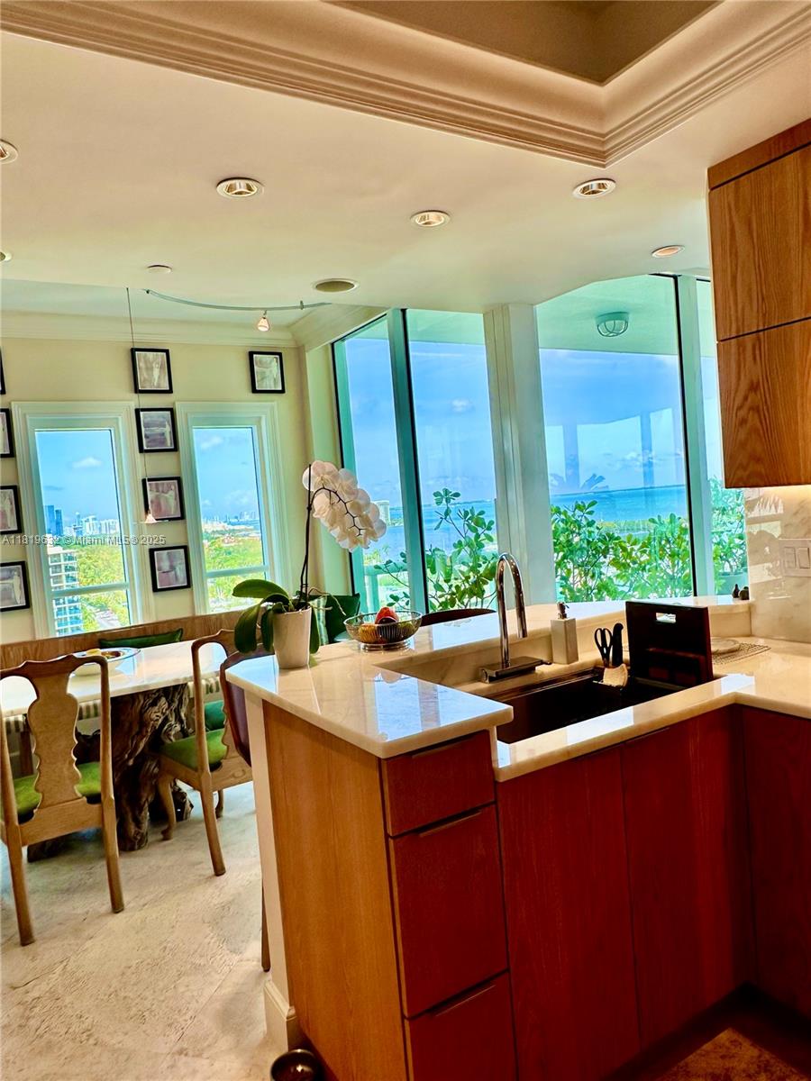 GROVE HILL TOWER CONDO - Residential Lease