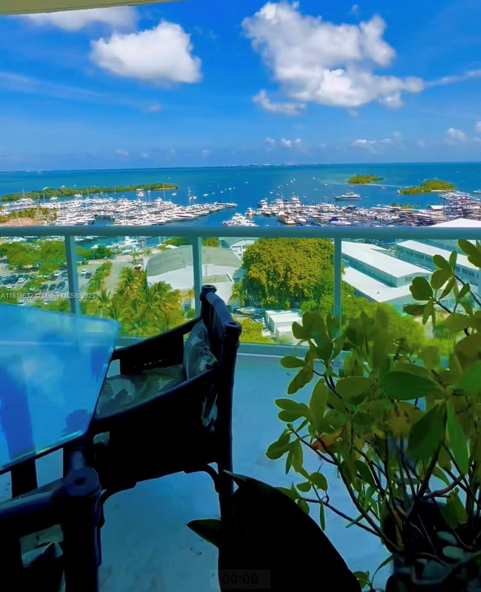 2645 S Bayshore Dr 1403