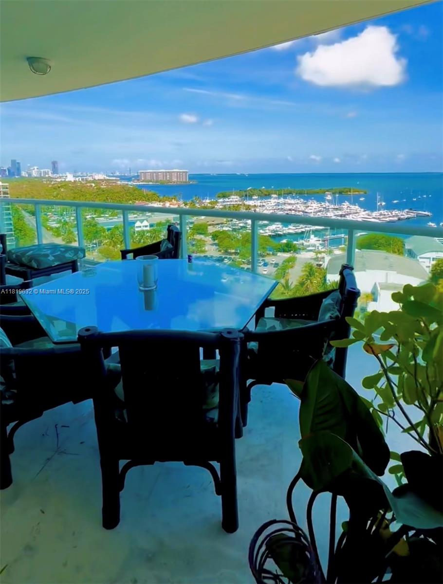 2645 S Bayshore Dr 1403