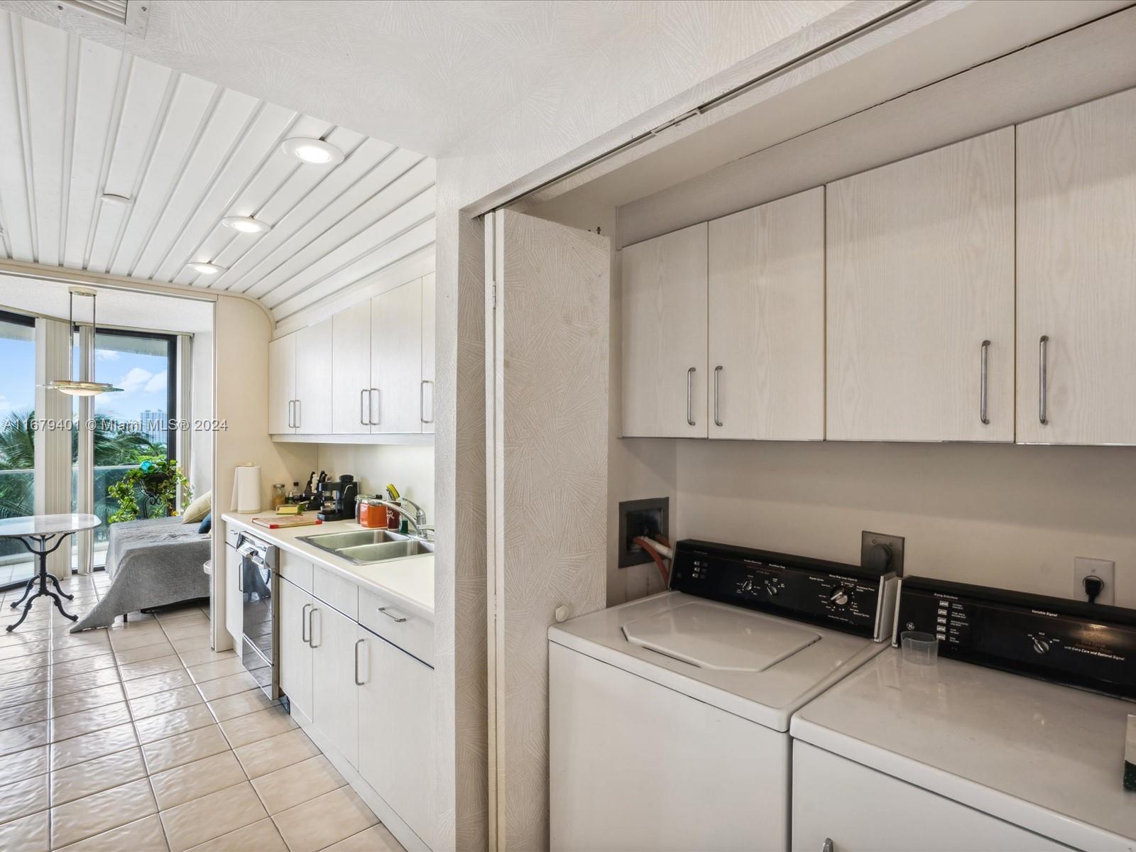 2800 ISL BLVD WILLIAMS IS - Residential