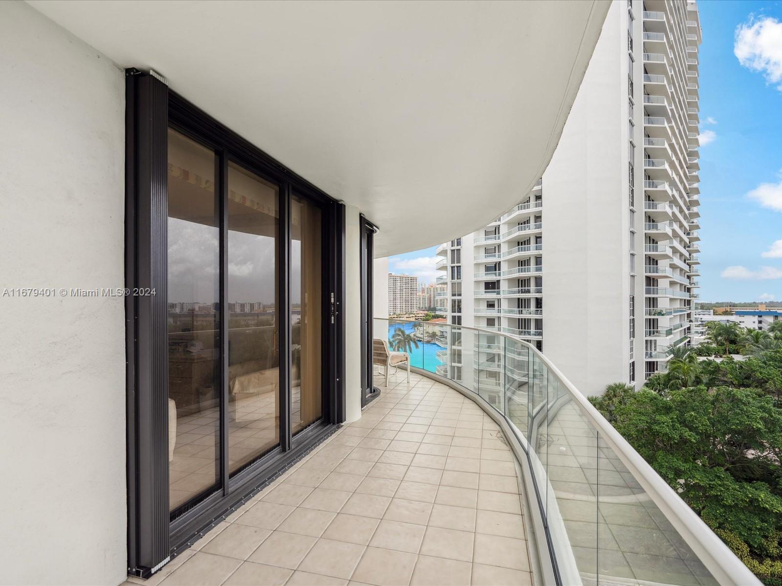 2800 ISL BLVD WILLIAMS IS - Residential