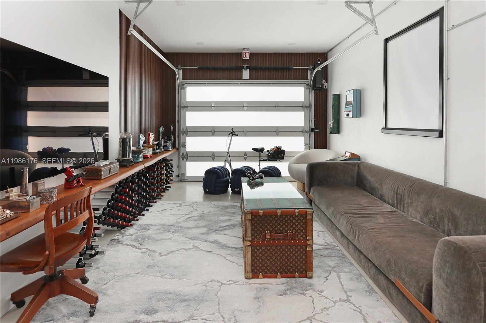 HOLLYWOOD COUNTRY CLUB DI - Residential