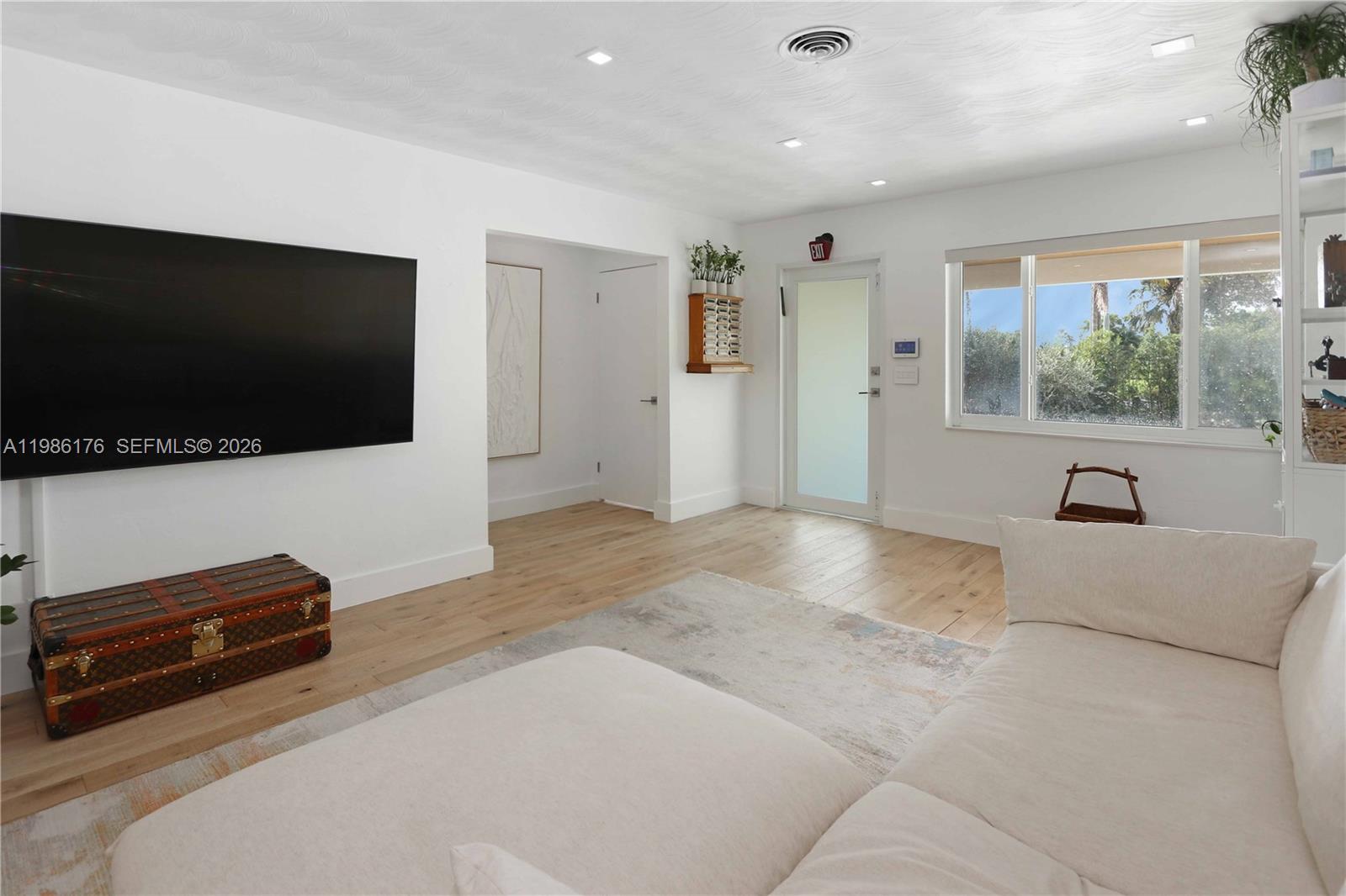 HOLLYWOOD COUNTRY CLUB DI - Residential