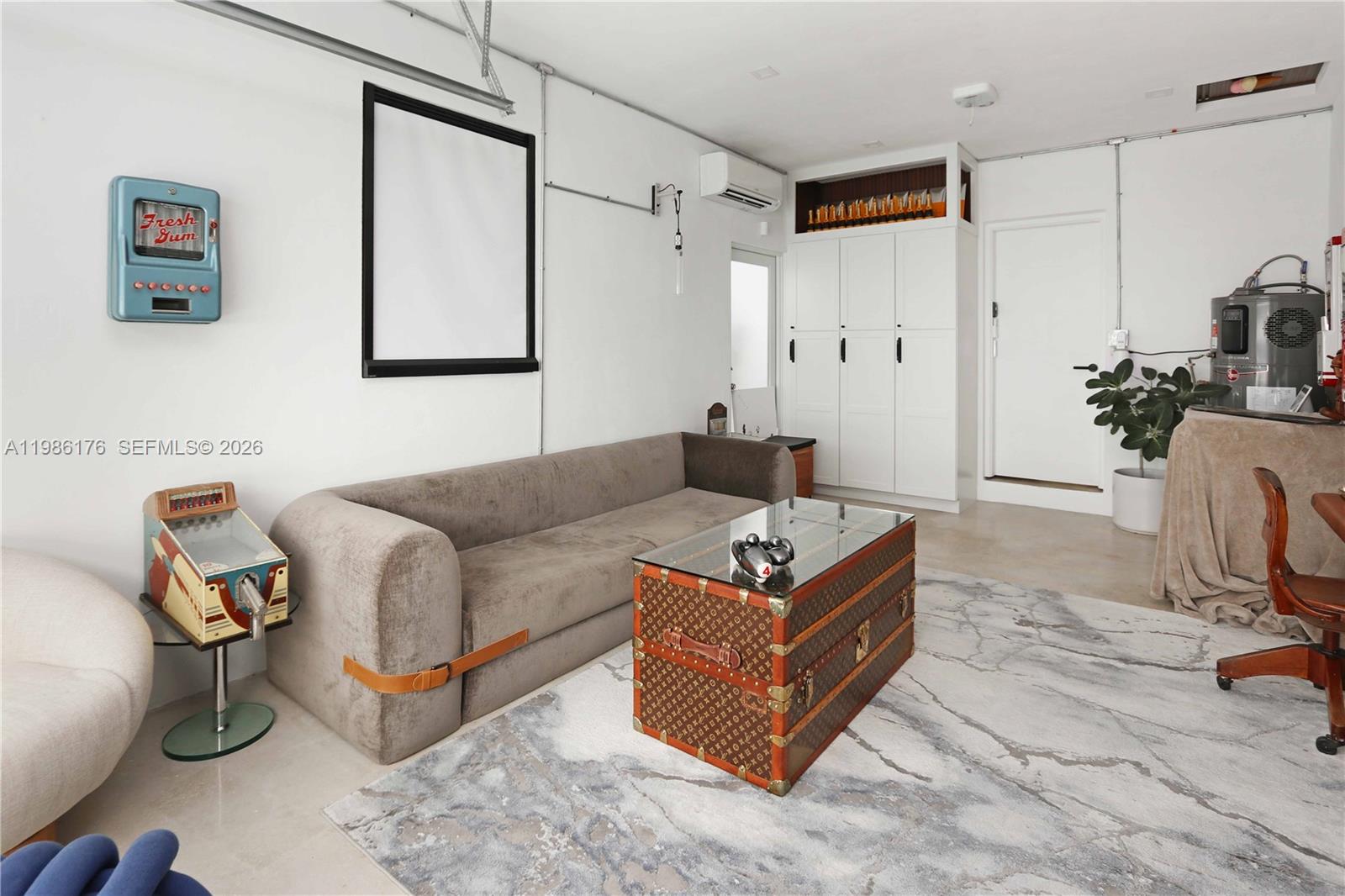 HOLLYWOOD COUNTRY CLUB DI - Residential