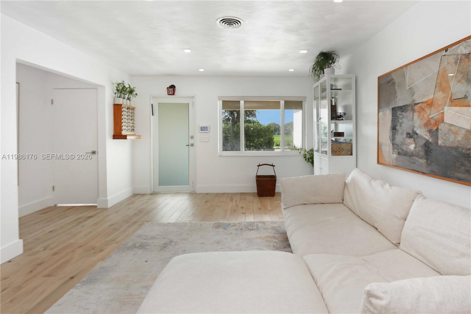 HOLLYWOOD COUNTRY CLUB DI - Residential