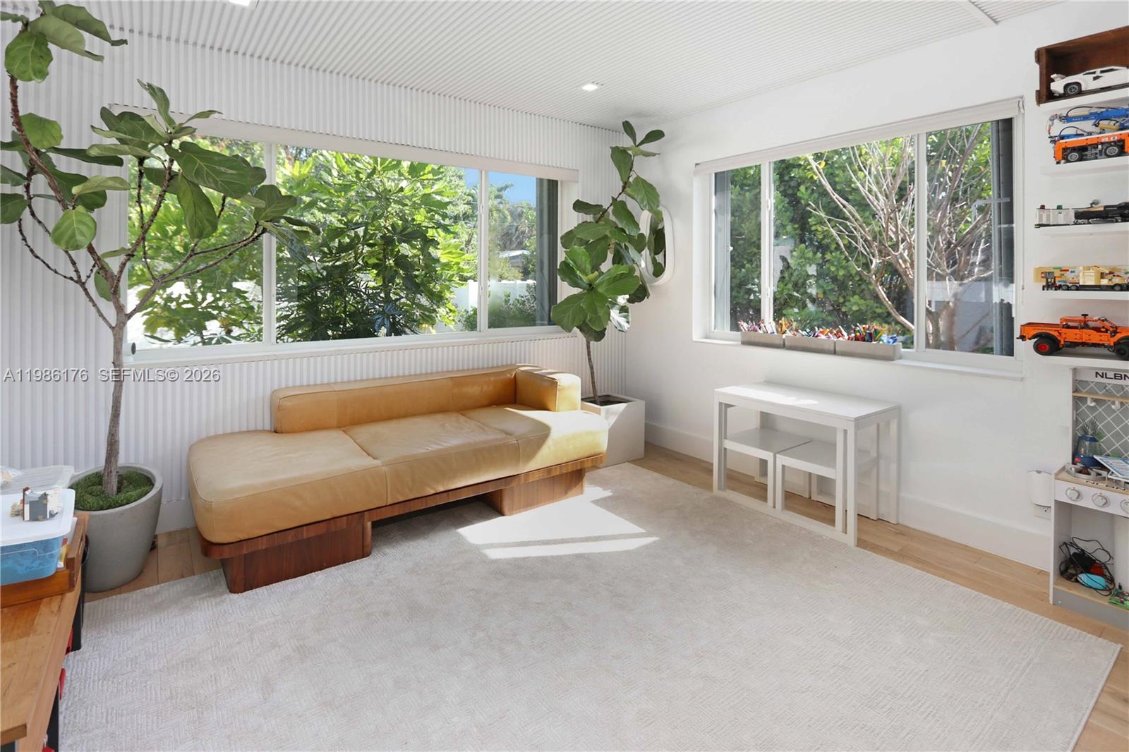 HOLLYWOOD COUNTRY CLUB DI - Residential