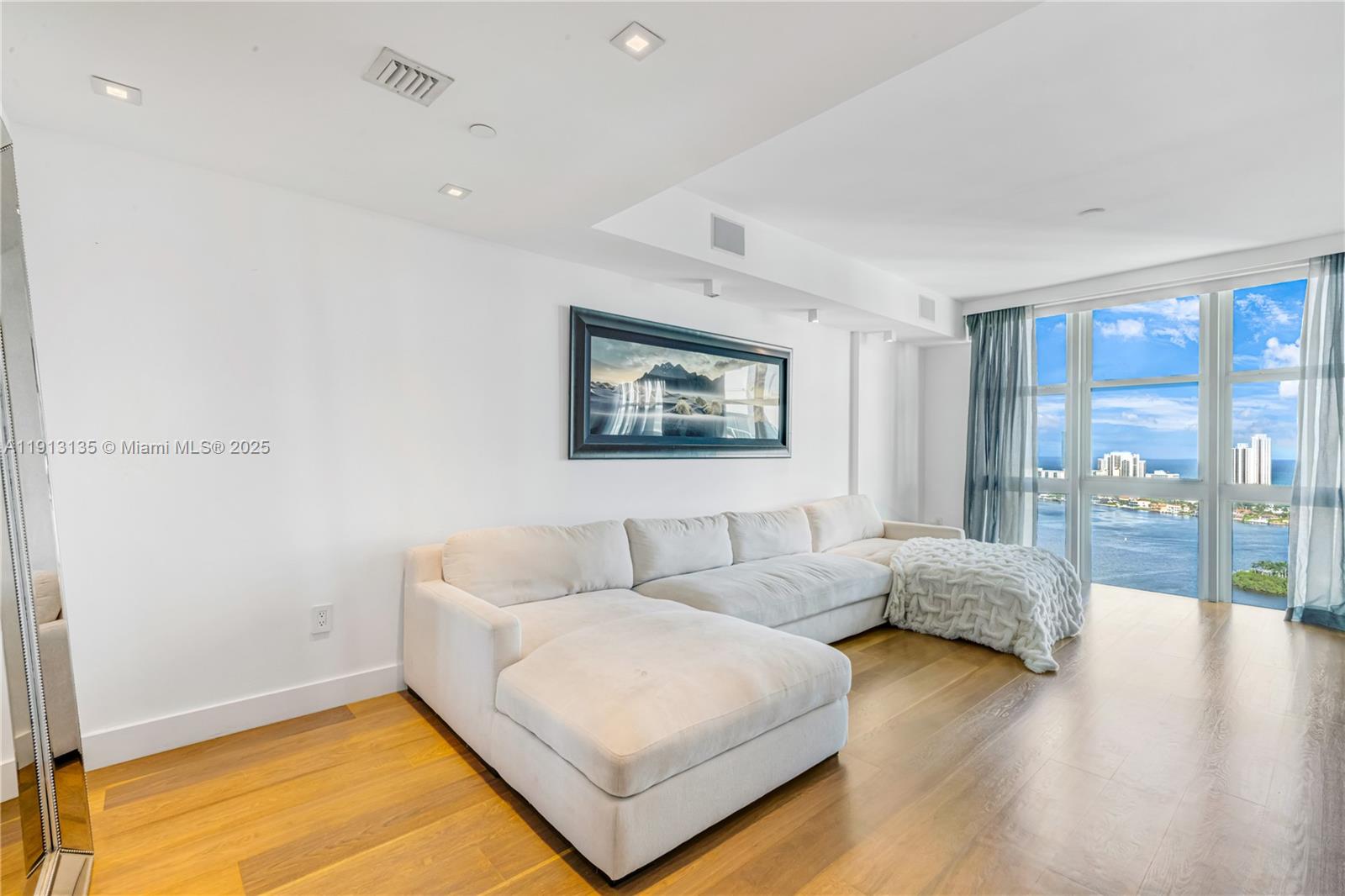 THE PENINSULA II CONDO - Residential