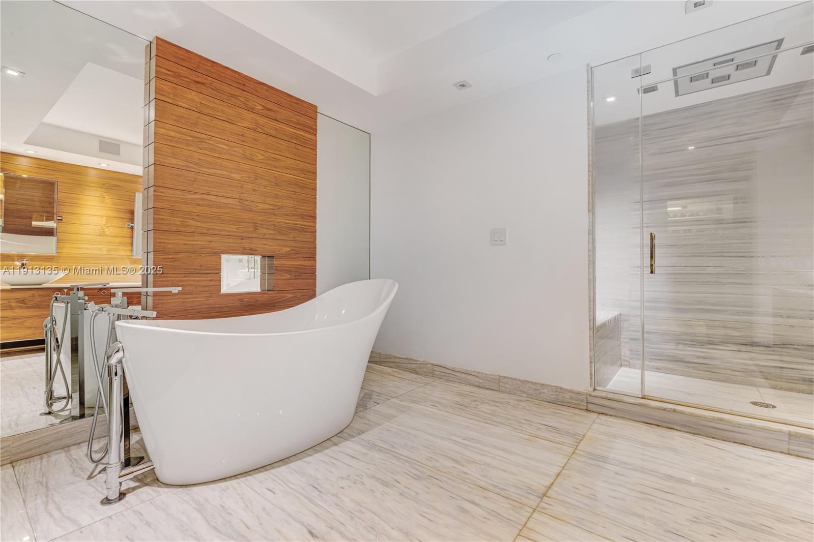 THE PENINSULA II CONDO - Residential