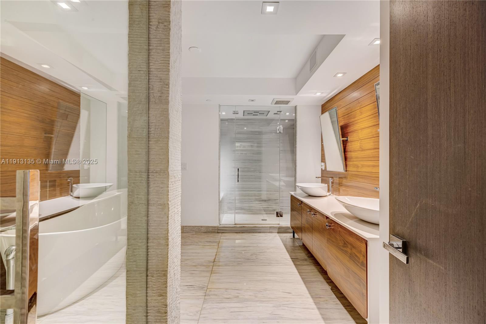 THE PENINSULA II CONDO - Residential