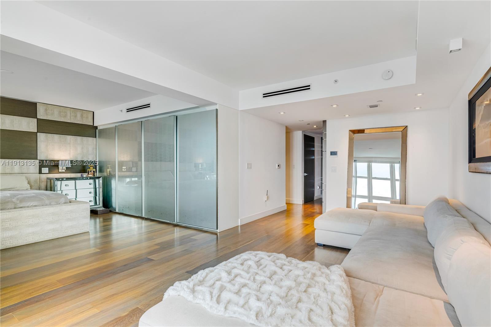 THE PENINSULA II CONDO - Residential