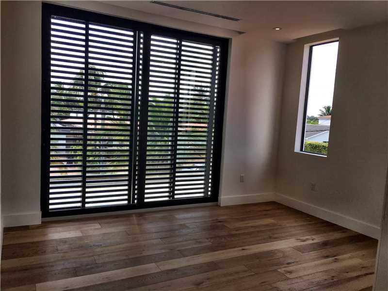BISCAYNE BEACH-2ND ADDN - Residential