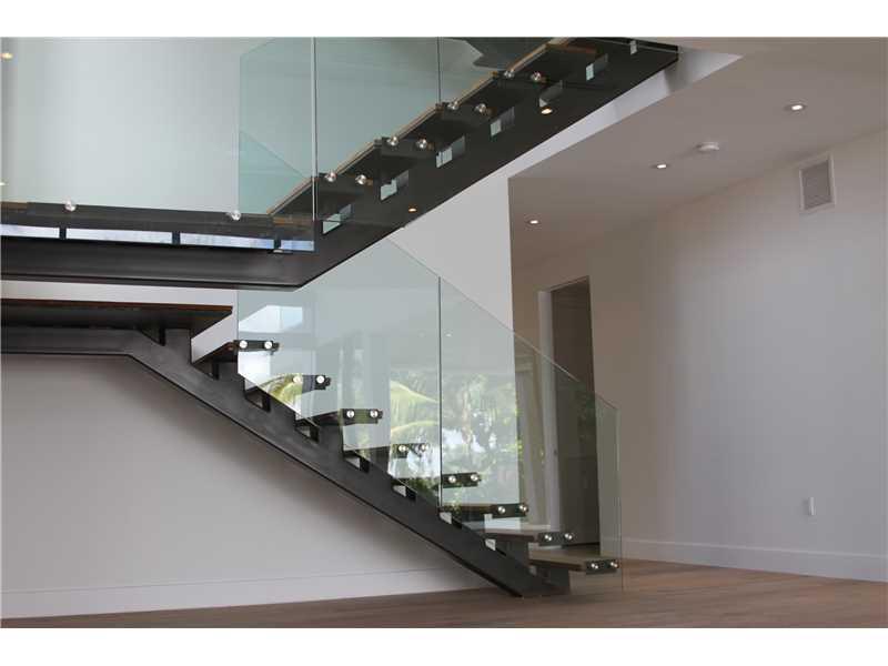 BISCAYNE BEACH-2ND ADDN - Residential
