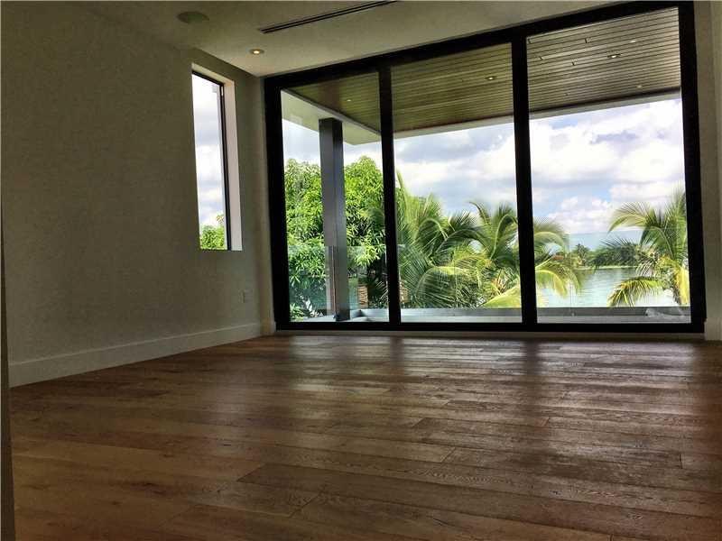 BISCAYNE BEACH-2ND ADDN - Residential