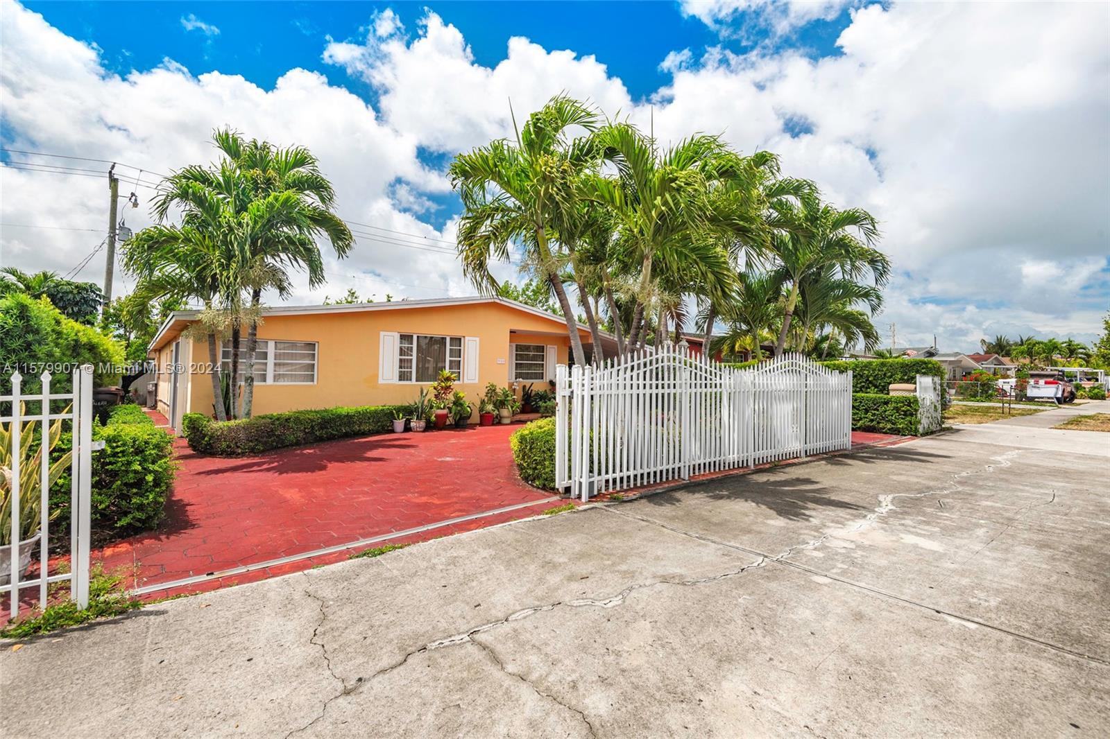 950 W 37th St St, Hialeah, Miami-Dade County, Florida - 4 Bedrooms  
3 Bathrooms - 
