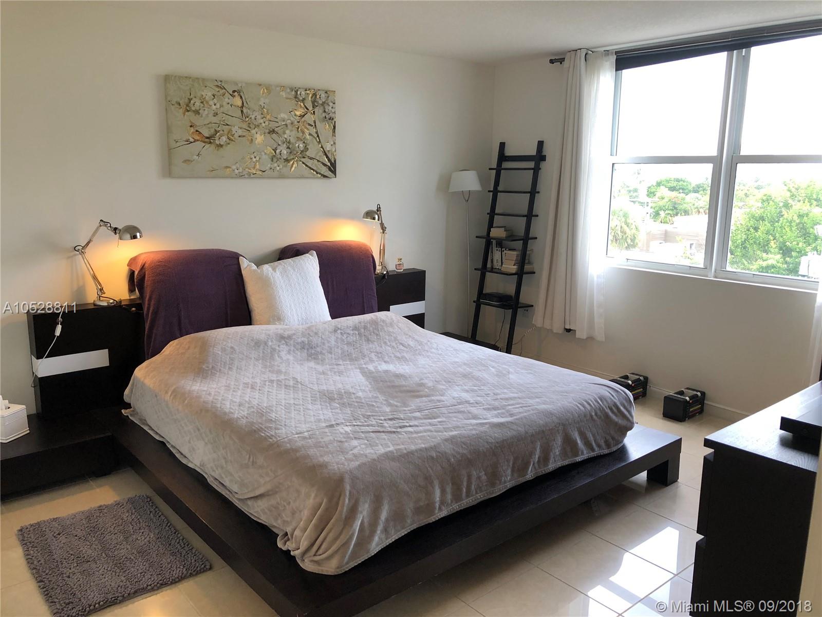 BREEZE CONDO - Residential