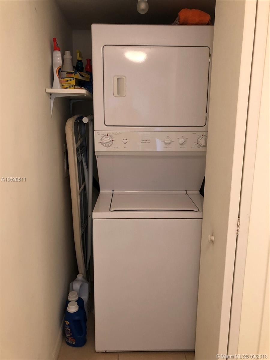 BREEZE CONDO - Residential